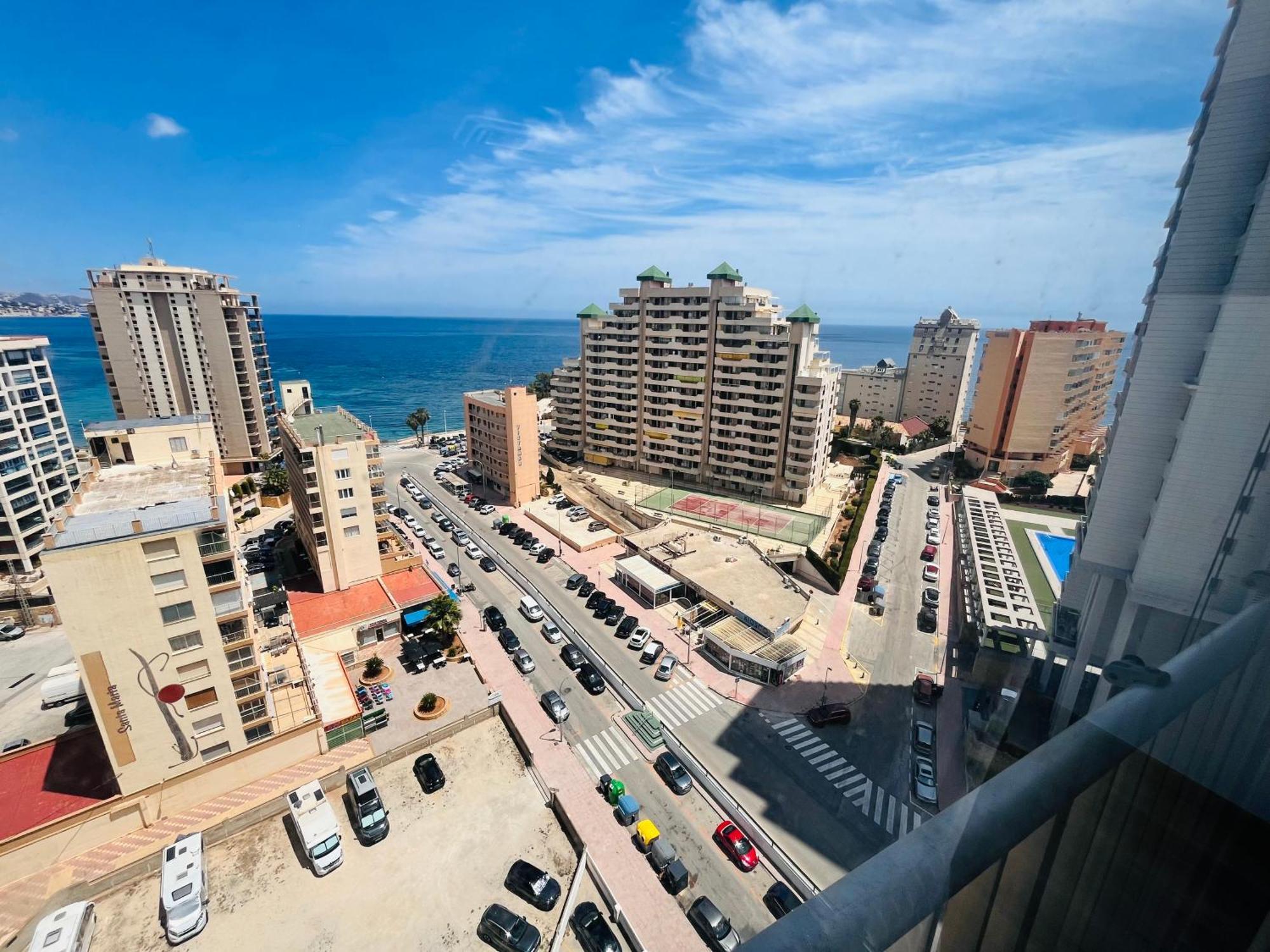 Calpe Sea View Apartment: Beachside Comfort with Wi-Fi and Parking Exterior photo